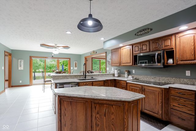 940 E County Road 825 N, Bainbridge, IN 46105
