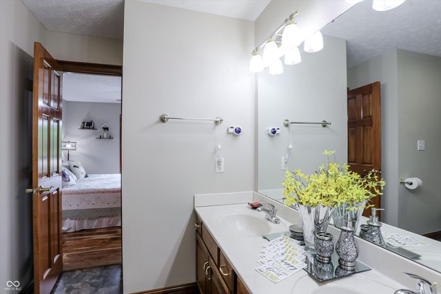 940 E County Road 825 N, Bainbridge, IN 46105