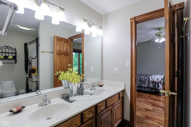 940 E County Road 825 N, Bainbridge, IN 46105