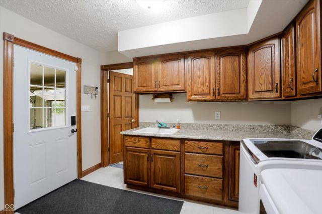 940 E County Road 825 N, Bainbridge, IN 46105