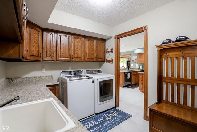 940 E County Road 825 N, Bainbridge, IN 46105