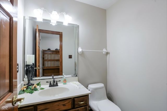 940 E County Road 825 N, Bainbridge, IN 46105