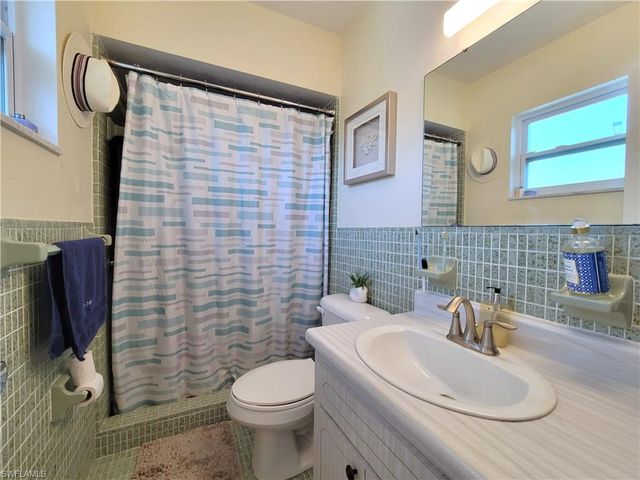 750 95th AVE N, Naples, FL 34108