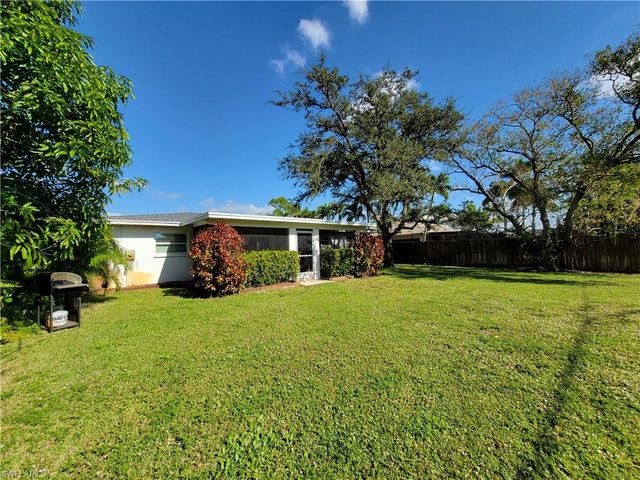 750 95th AVE N, Naples, FL 34108