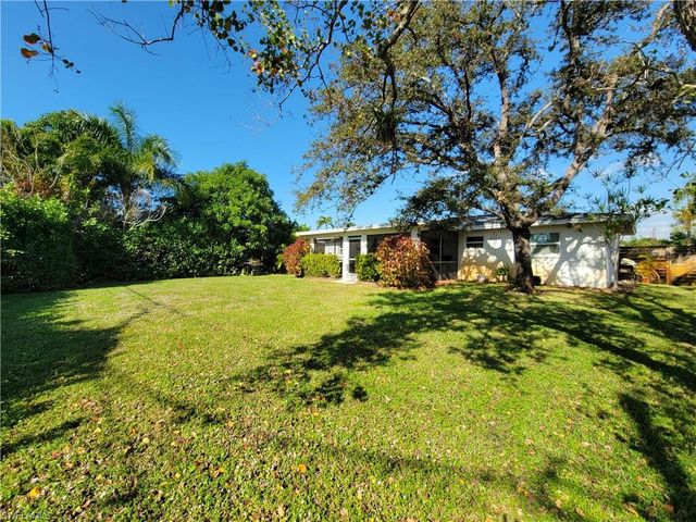 750 95th AVE N, Naples, FL 34108