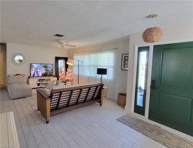 750 95th AVE N, Naples, FL 34108