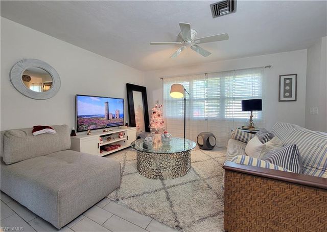 750 95th AVE N, Naples, FL 34108