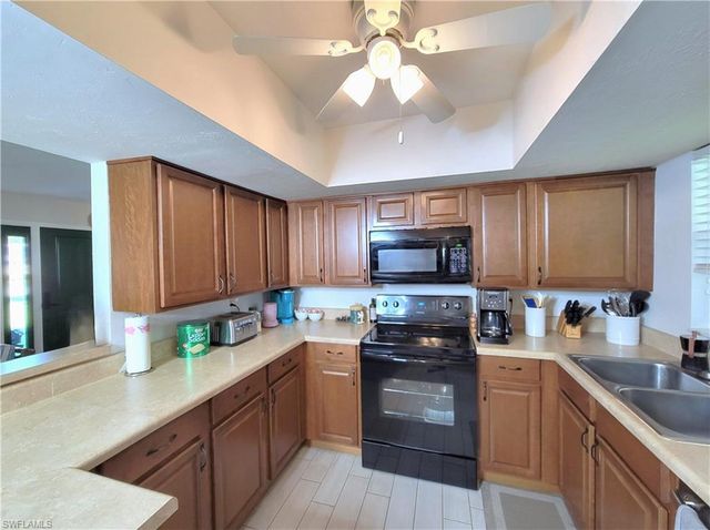 750 95th AVE N, Naples, FL 34108