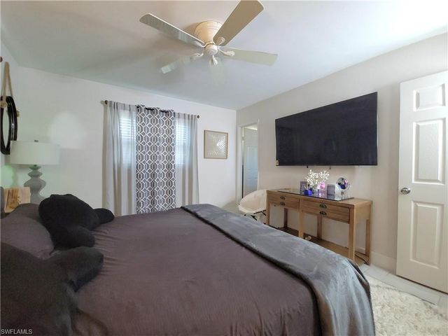 750 95th AVE N, Naples, FL 34108