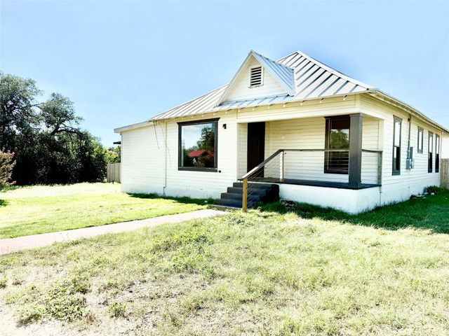 100 W Caskey ST, Florence, TX 76527