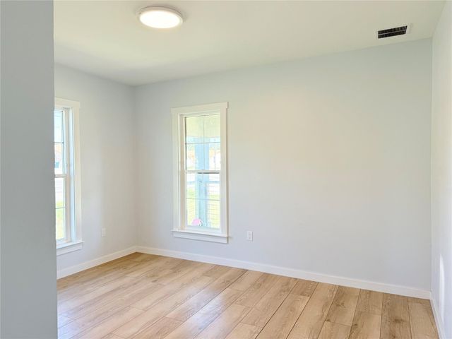 100 W Caskey ST, Florence, TX 76527