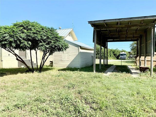 100 W Caskey ST, Florence, TX 76527