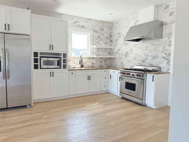 100 W Caskey ST, Florence, TX 76527