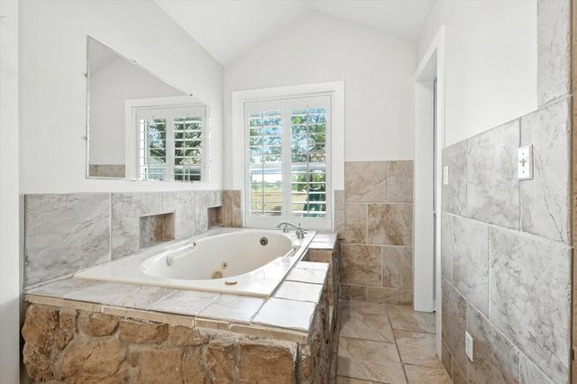 185 Quail Run Court, Decatur, TX 76234