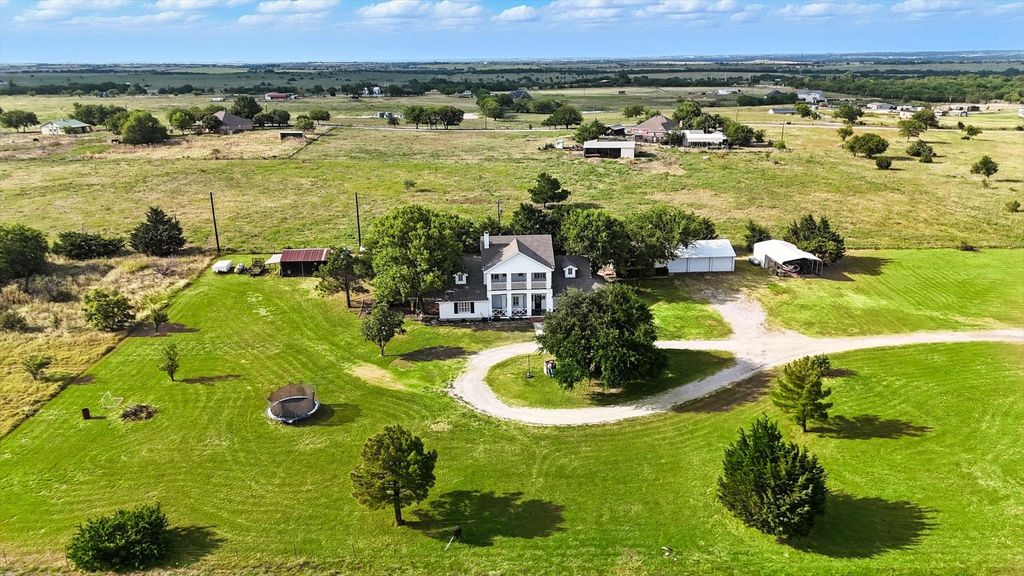 185 Quail Run Court, Decatur, TX 76234 — photo 2