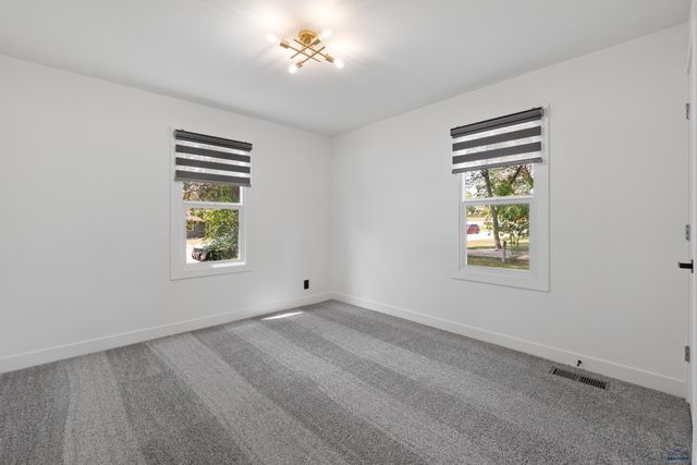 1232 E ST CHARLES, Rapid City, SD 57701