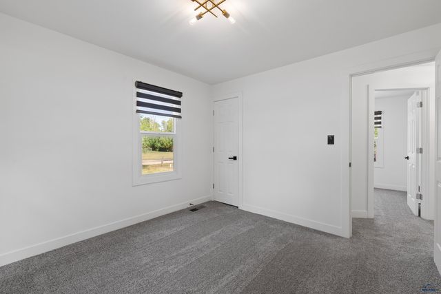 1232 E ST CHARLES, Rapid City, SD 57701