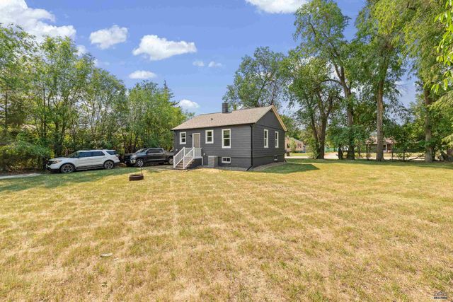 1232 E ST CHARLES, Rapid City, SD 57701