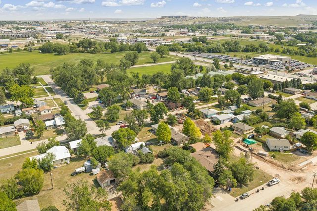 1232 E ST CHARLES, Rapid City, SD 57701