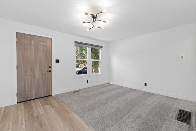 1232 E ST CHARLES, Rapid City, SD 57701