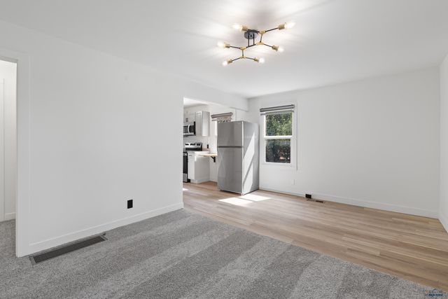 1232 E ST CHARLES, Rapid City, SD 57701