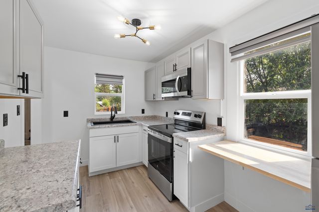 1232 E ST CHARLES, Rapid City, SD 57701
