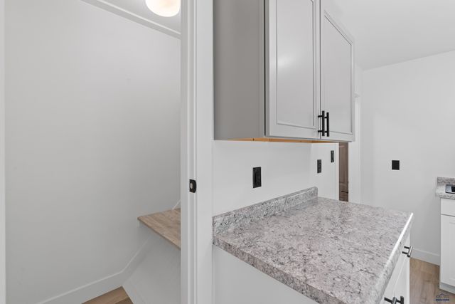 1232 E ST CHARLES, Rapid City, SD 57701