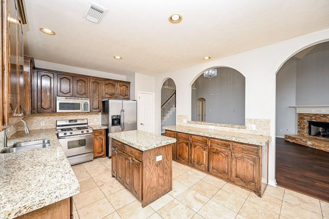 8135 Cove Timbers Lane, Tomball, TX 77375