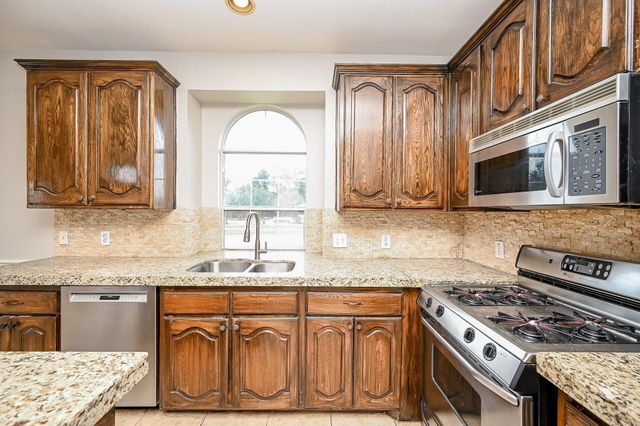 8135 Cove Timbers Lane, Tomball, TX 77375