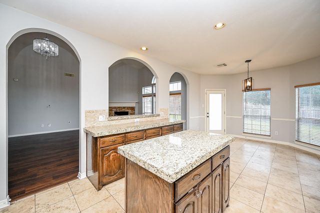 8135 Cove Timbers Lane, Tomball, TX 77375