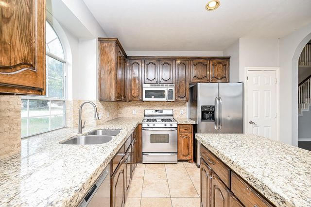 8135 Cove Timbers Lane, Tomball, TX 77375