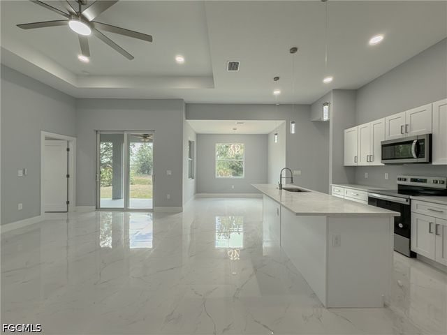 438 Raymer ST, Lehigh Acres, FL 33974
