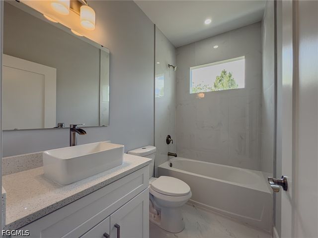 438 Raymer ST, Lehigh Acres, FL 33974