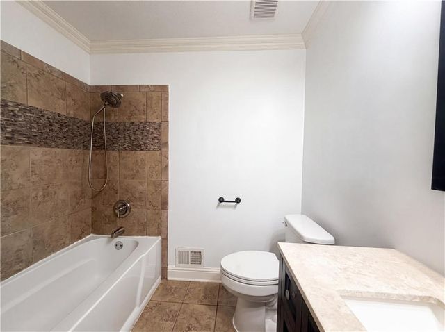 9716 Hardesty Avenue, Kansas City, MO 64137