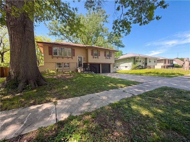 9716 Hardesty Avenue, Kansas City, MO 64137