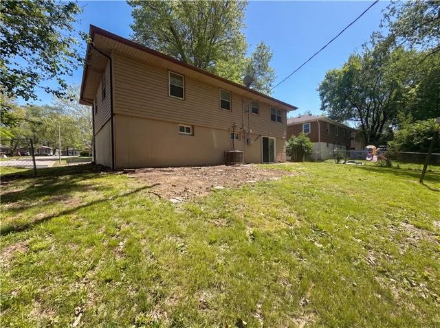 9716 Hardesty Avenue, Kansas City, MO 64137