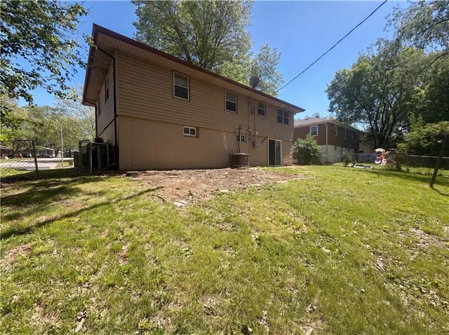 9716 Hardesty Avenue, Kansas City, MO 64137