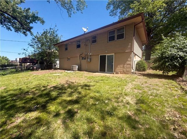 9716 Hardesty Avenue, Kansas City, MO 64137