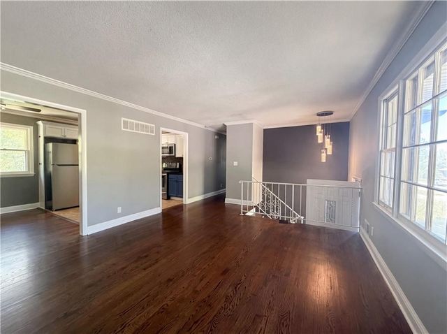 9716 Hardesty Avenue, Kansas City, MO 64137