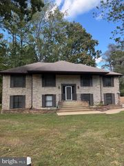 1210 RICHMOND DR, Stafford, VA 22554