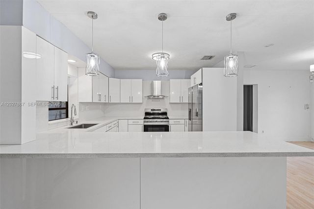 9110 Caribbean Blvd, Cutler Bay, FL 33157