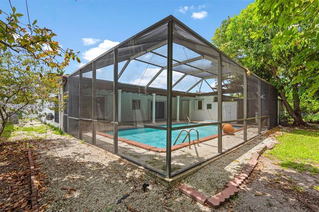 9110 Caribbean Blvd, Cutler Bay, FL 33157