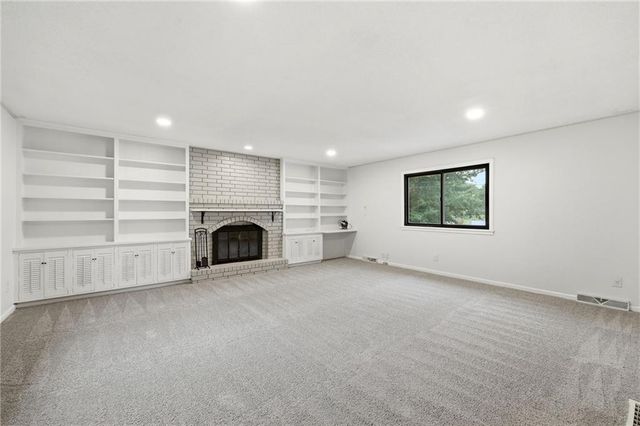 1702 NE Shady Lane Drive, Gladstone, MO 64118