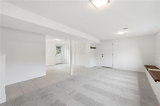 1702 NE Shady Lane Drive, Gladstone, MO 64118