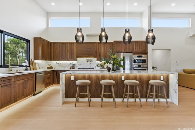 485 Wanaao Road, Kailua, HI 96734