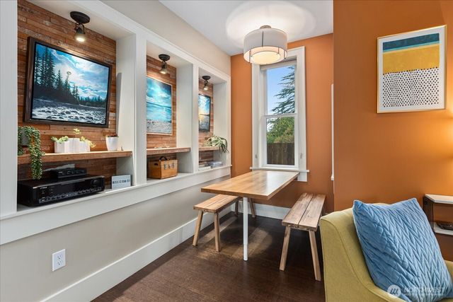 14034 2nd Avenue NW #B, Seattle, WA 98177