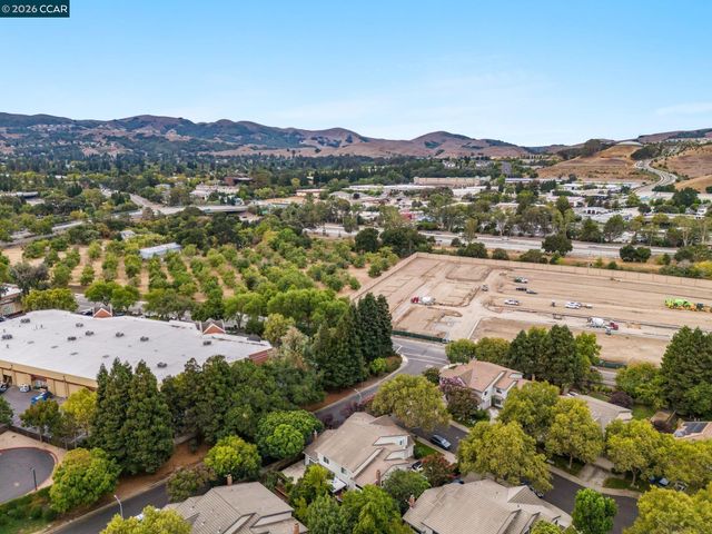 5 San Carlo Ct, Danville, CA 94526