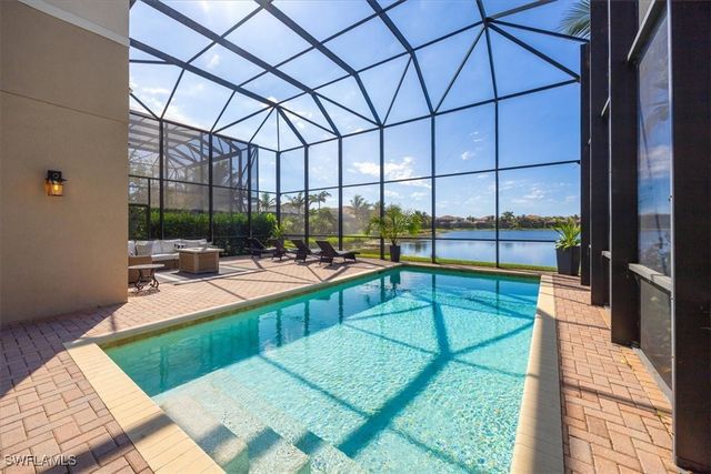 13905 Luna DR, Naples, FL 34109