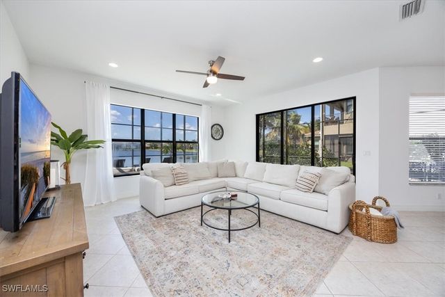 13905 Luna DR, Naples, FL 34109