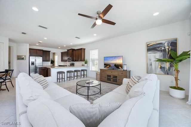 13905 Luna DR, Naples, FL 34109
